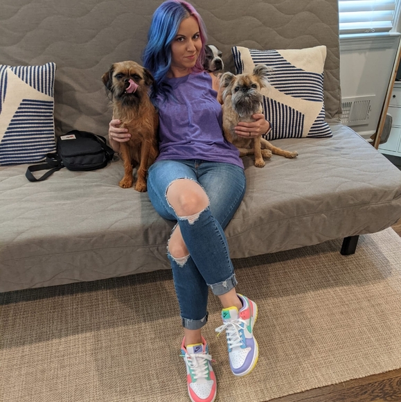 Meet your Posher, Jennifer - Picture 1 of 1